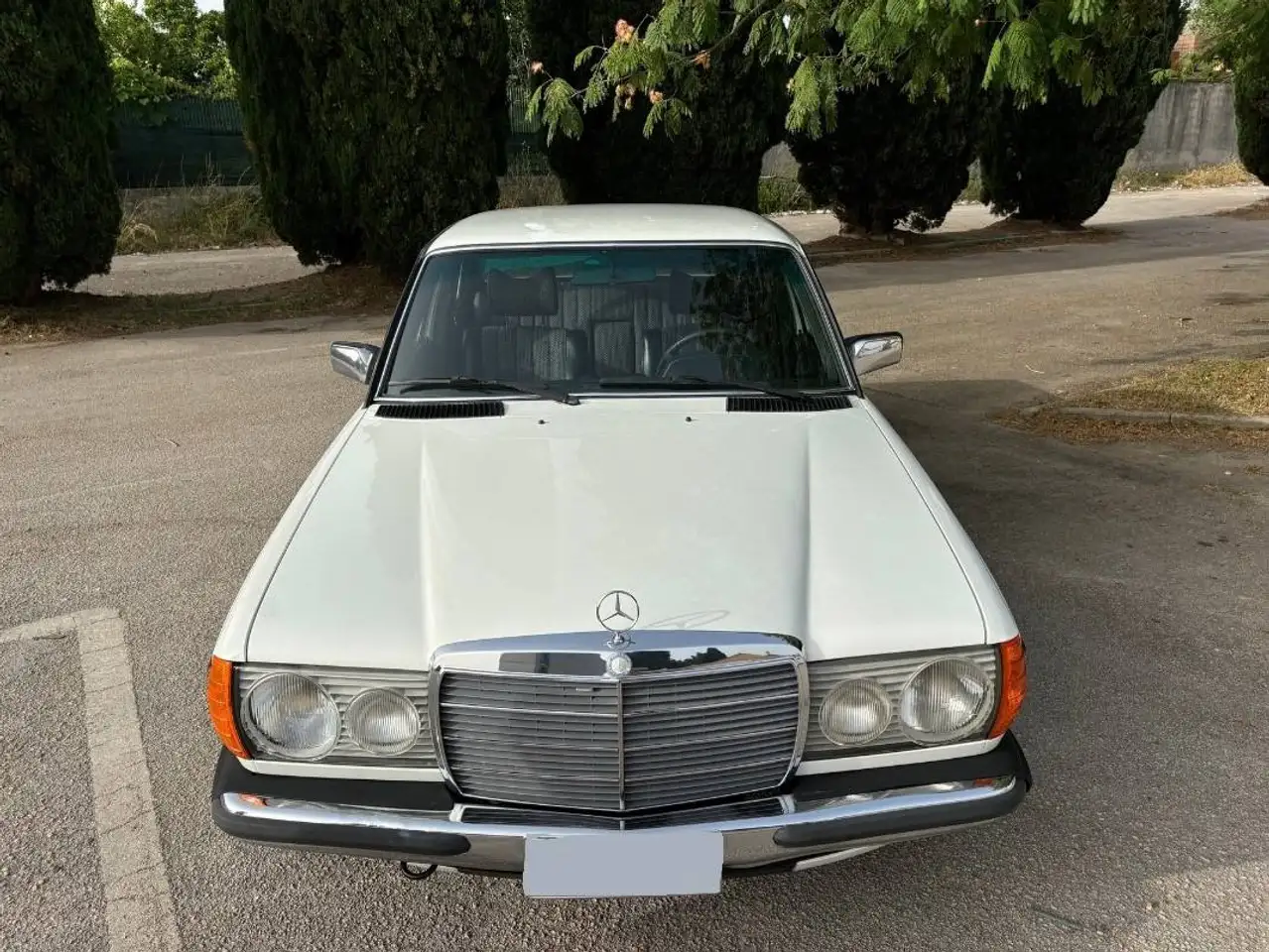 Mercedes-Benz - 200 W123, foto 9