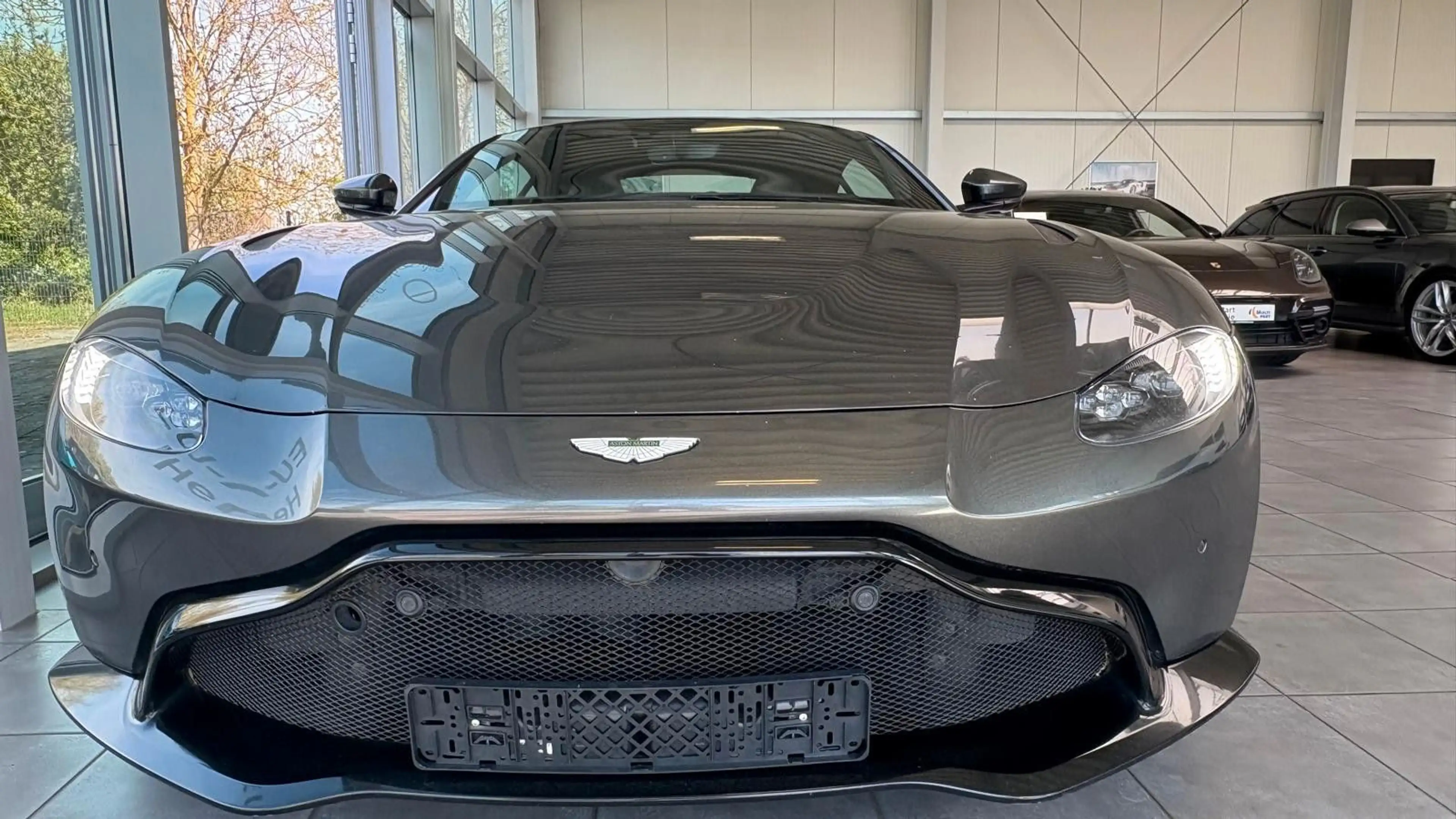 Aston Martin V8 4.0 V8 voll sehr gepflegt — photo 2