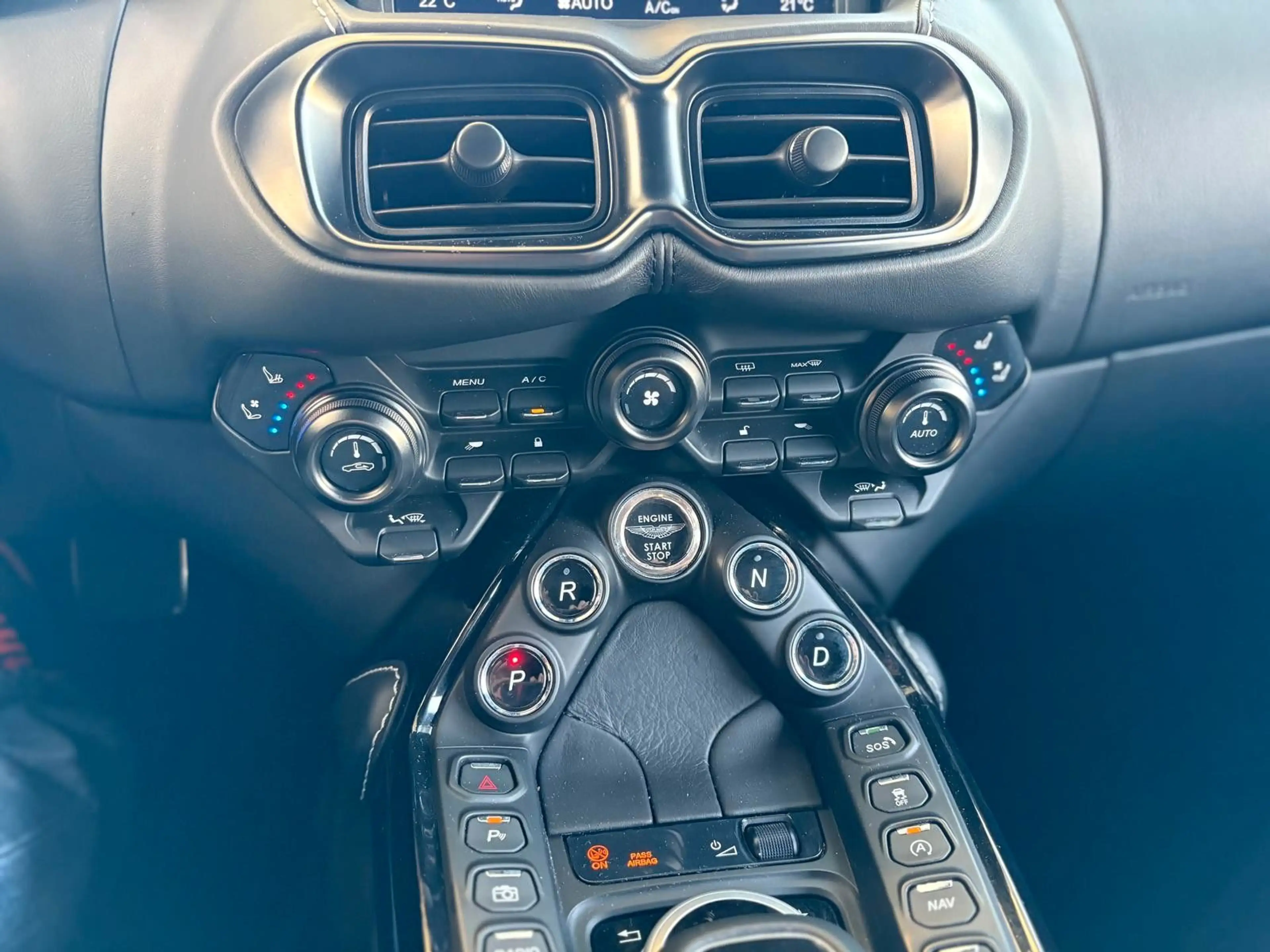 Aston Martin V8 4.0 V8 voll sehr gepflegt — photo 13