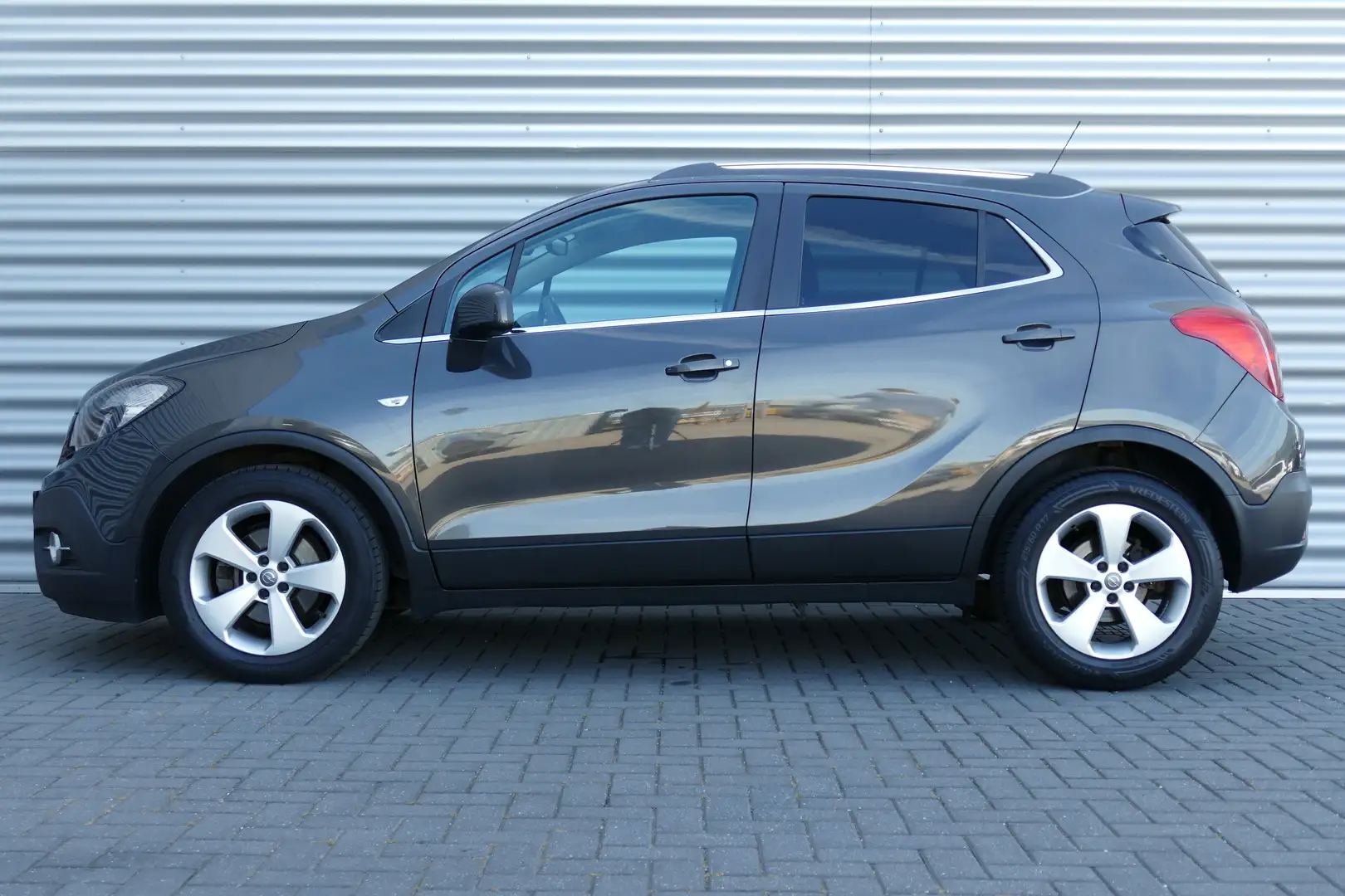 Opel Mokka 1.4 TURBO 140PK COSMO+ / LEDER / CLIMA / LED / PDC Grijs - 2