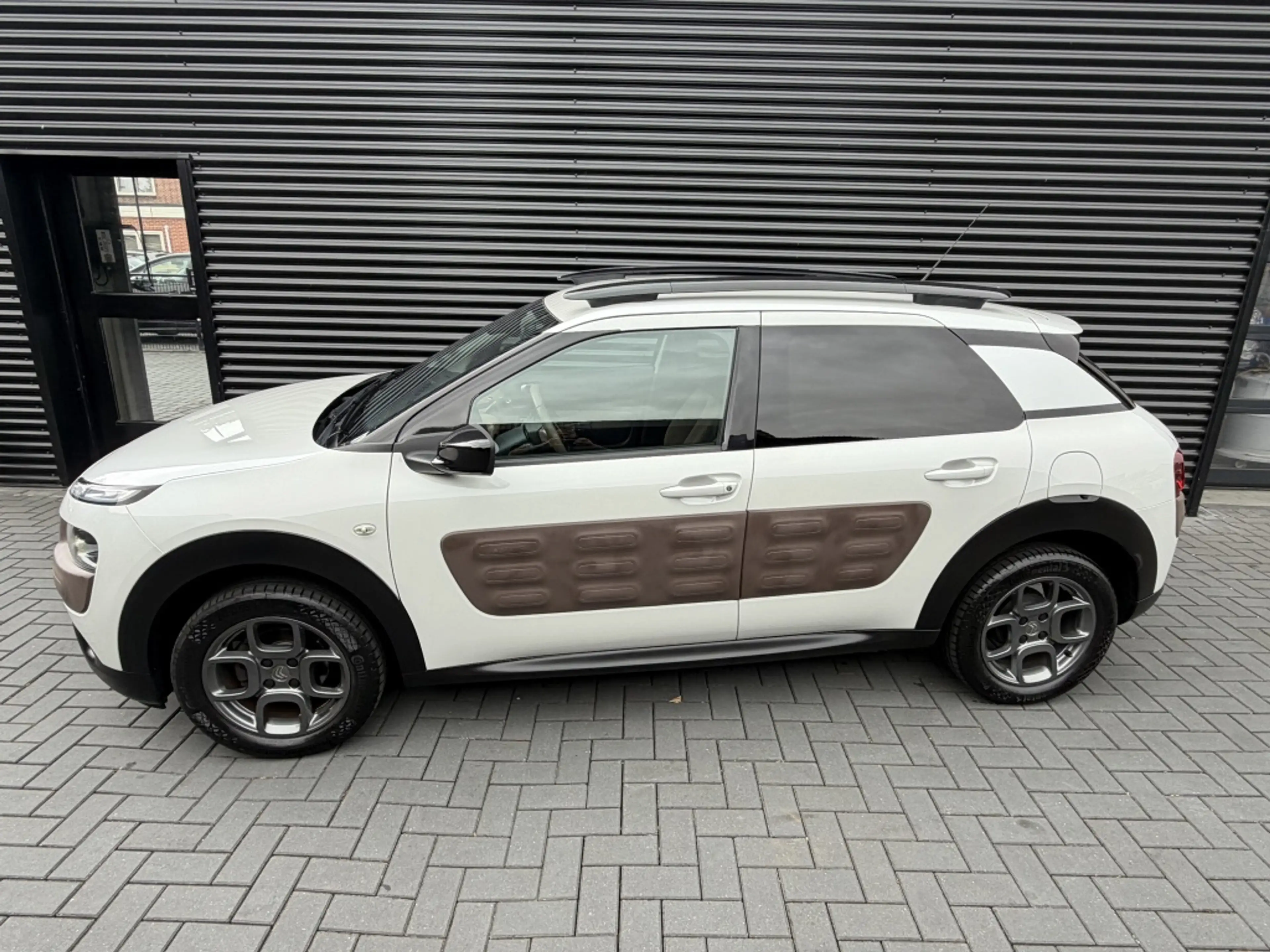 Citroen C4 Cactus 1.2 PureTech Shine| CAMERA| NIEUWE RIEM| NAP| 2017 — photo 2