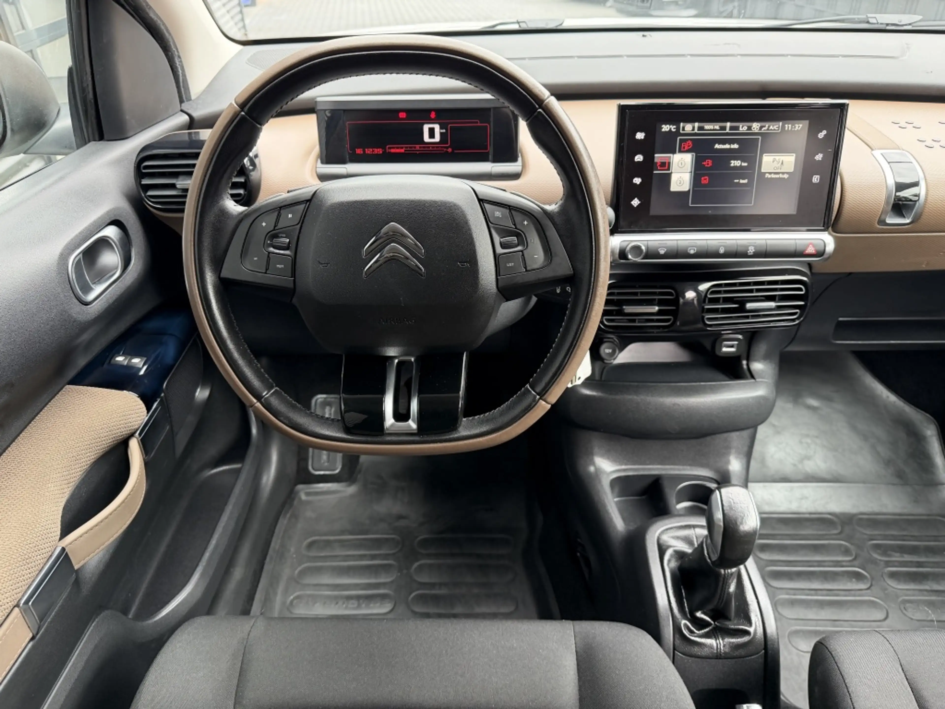 Citroen C4 Cactus 1.2 PureTech Shine| CAMERA| NIEUWE RIEM| NAP| 2017 — photo 15