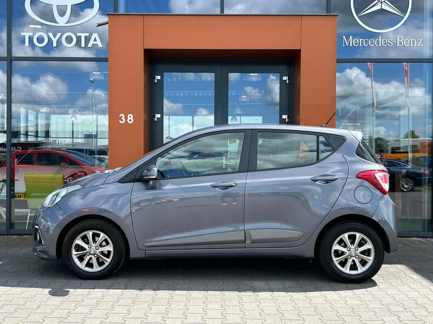 Hyundai i10 1.0i i-Motion|Automaat|LED|Isofix|Airco|BT Grijs - 2