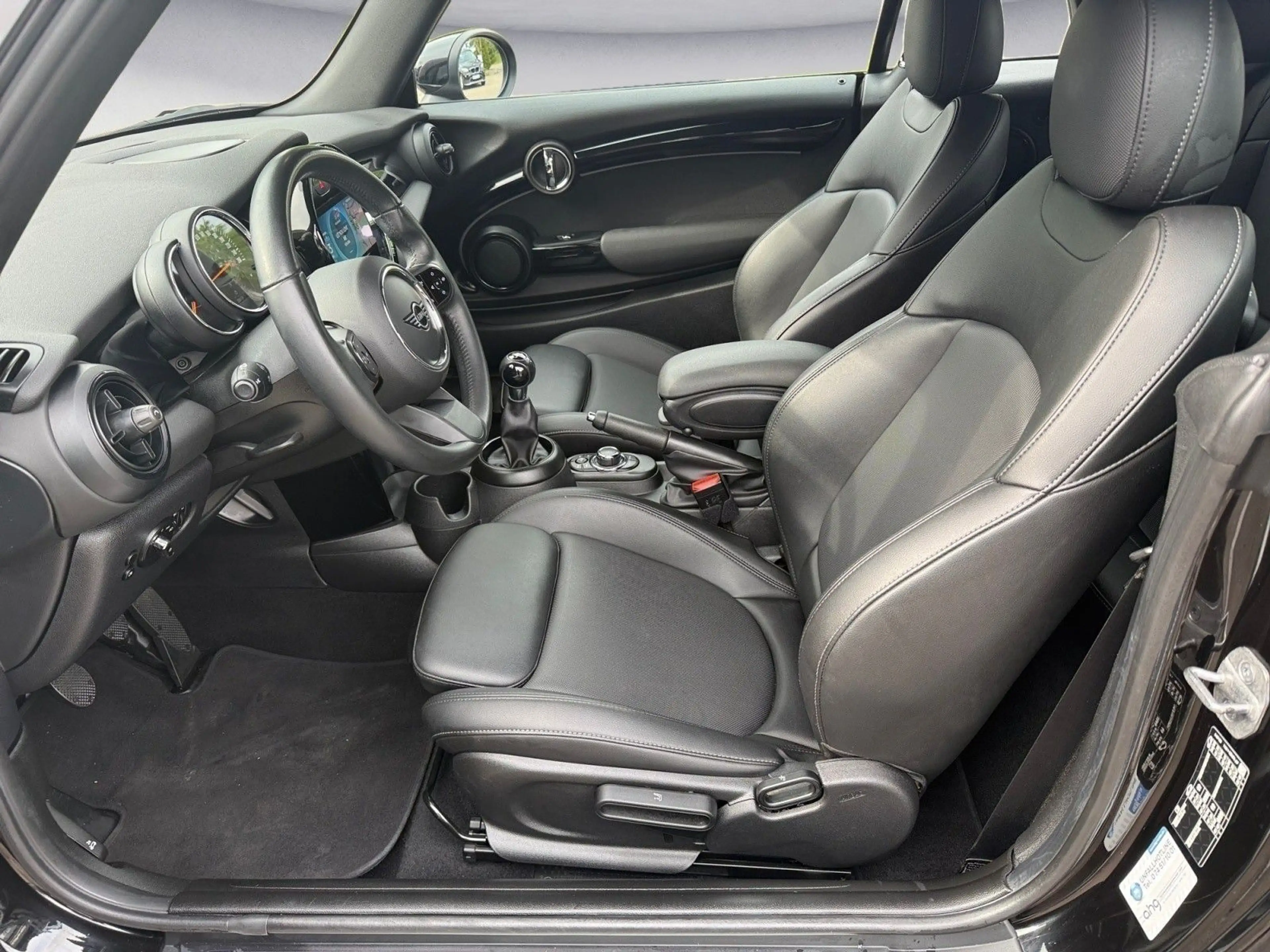 MINI Cooper S Cabrio Classic Trim Navi Klima PDC DAB — photo 11