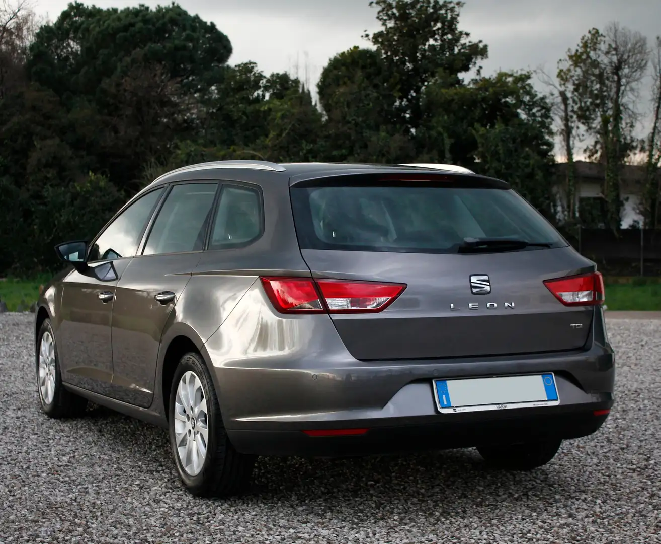 SEAT Leon Leon ST 1.6 tdi cr Business High ok neopatentati Grigio - 2