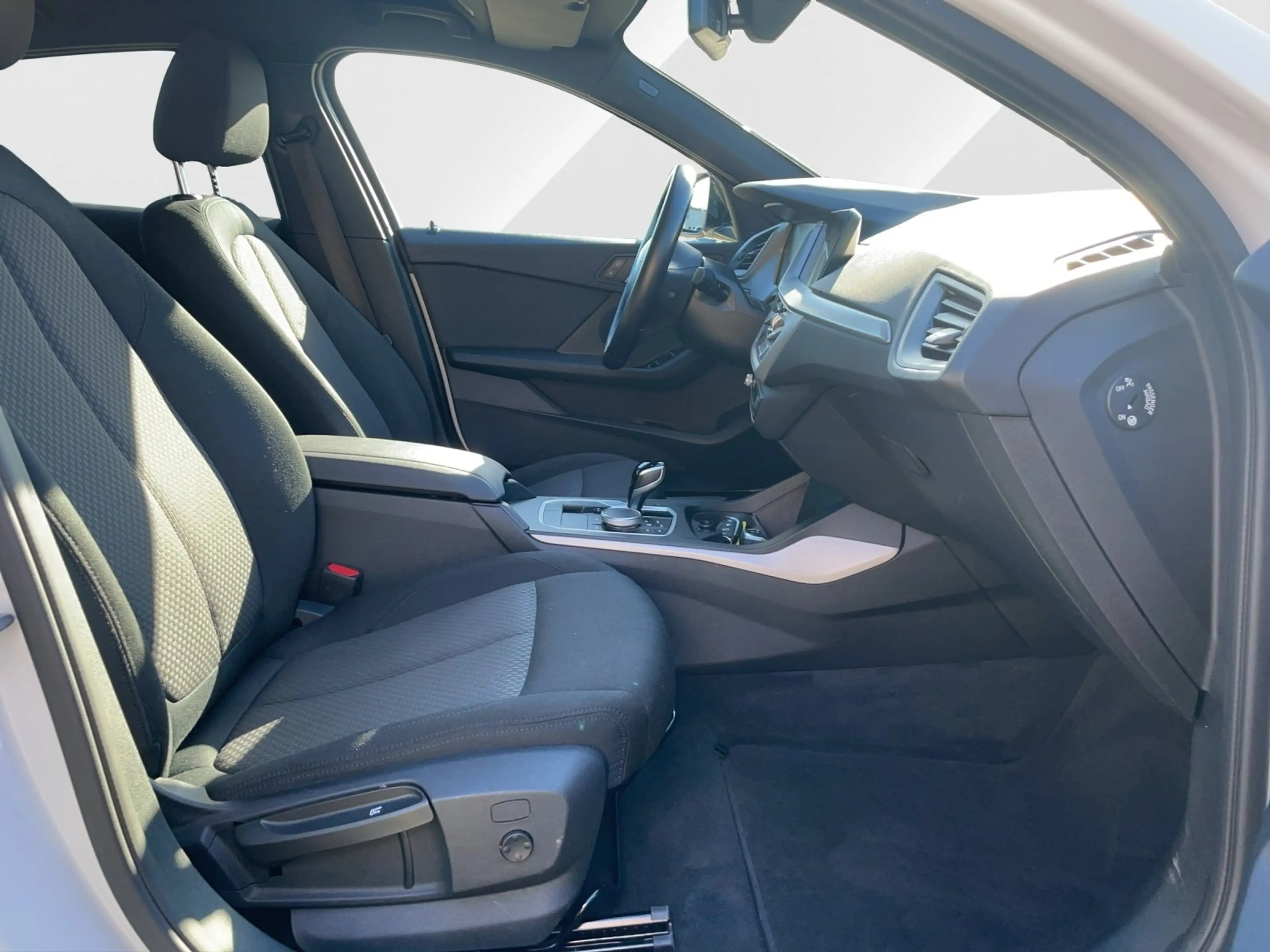 BMW 118 i Navi | LED-Scheinw. | Lenkradhz. | Automatik etc — photo 14