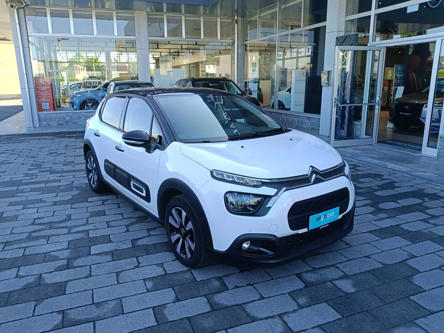 Citroen C3 1.2 PureTech 110cv EAT6 SHINE Usato Garantito Blanco - 1