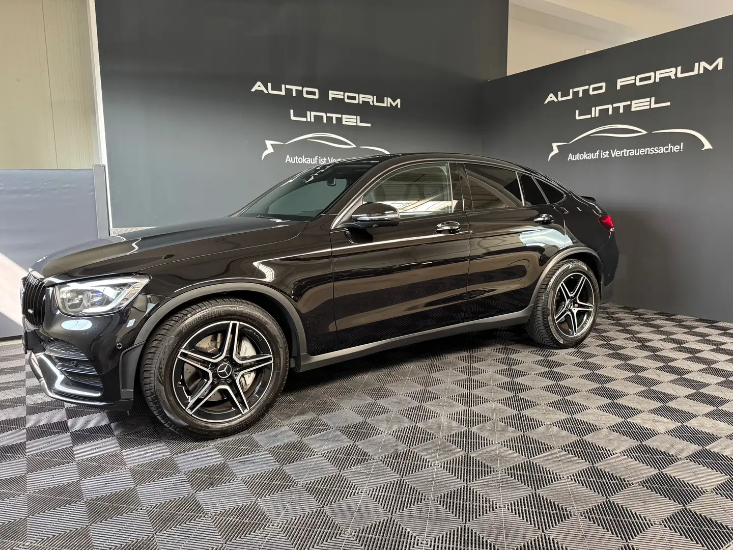 Mercedes-Benz GLC 43 AMG 4Matic-JUNGE STERNE 05.26-LED-DIGITAL-2.HAND-LEDER Noir - 2