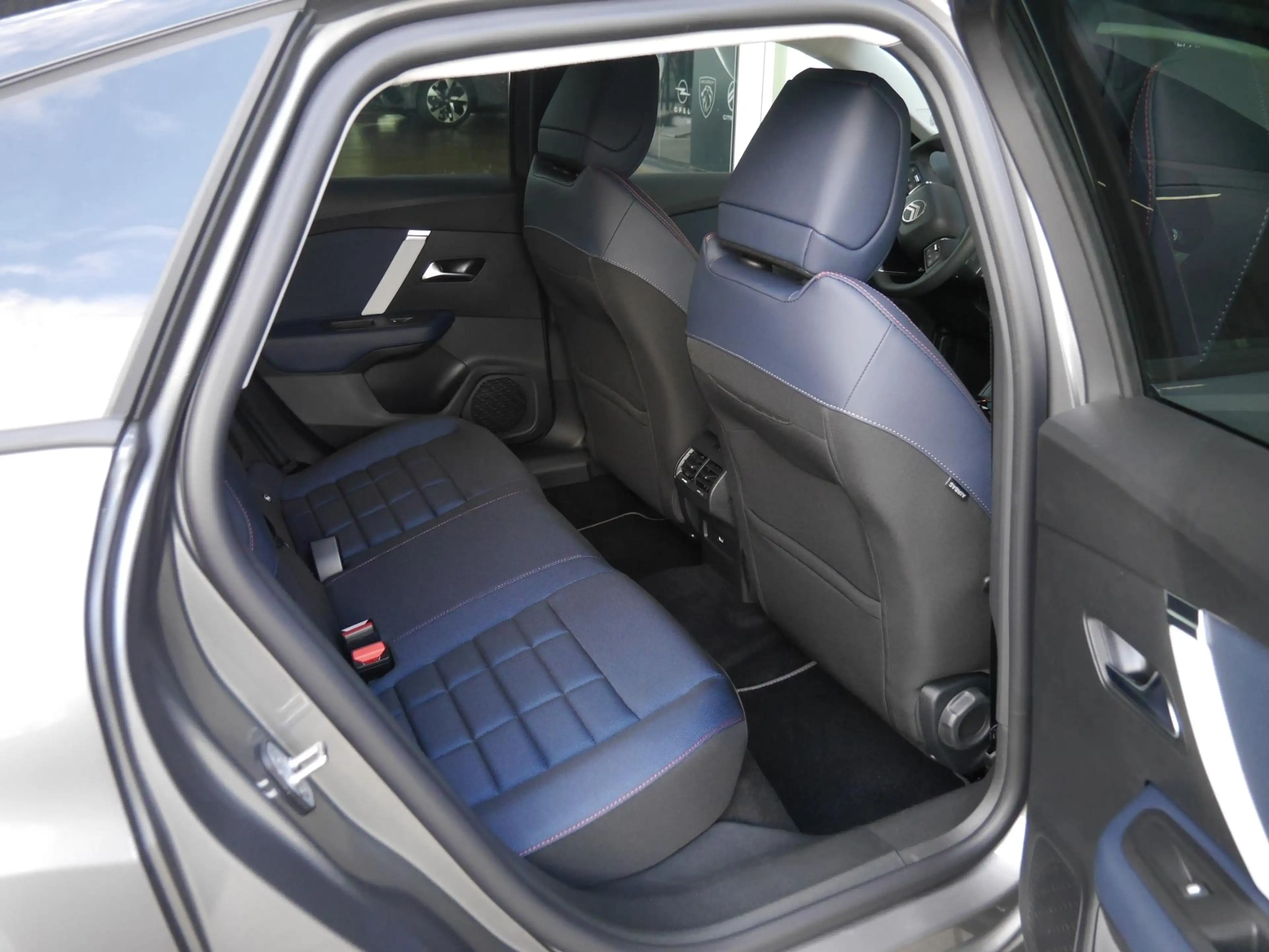 Citroen E-C4 Electric Collection 156pk Extended range 54 kWh | Apple Ca — photo 5
