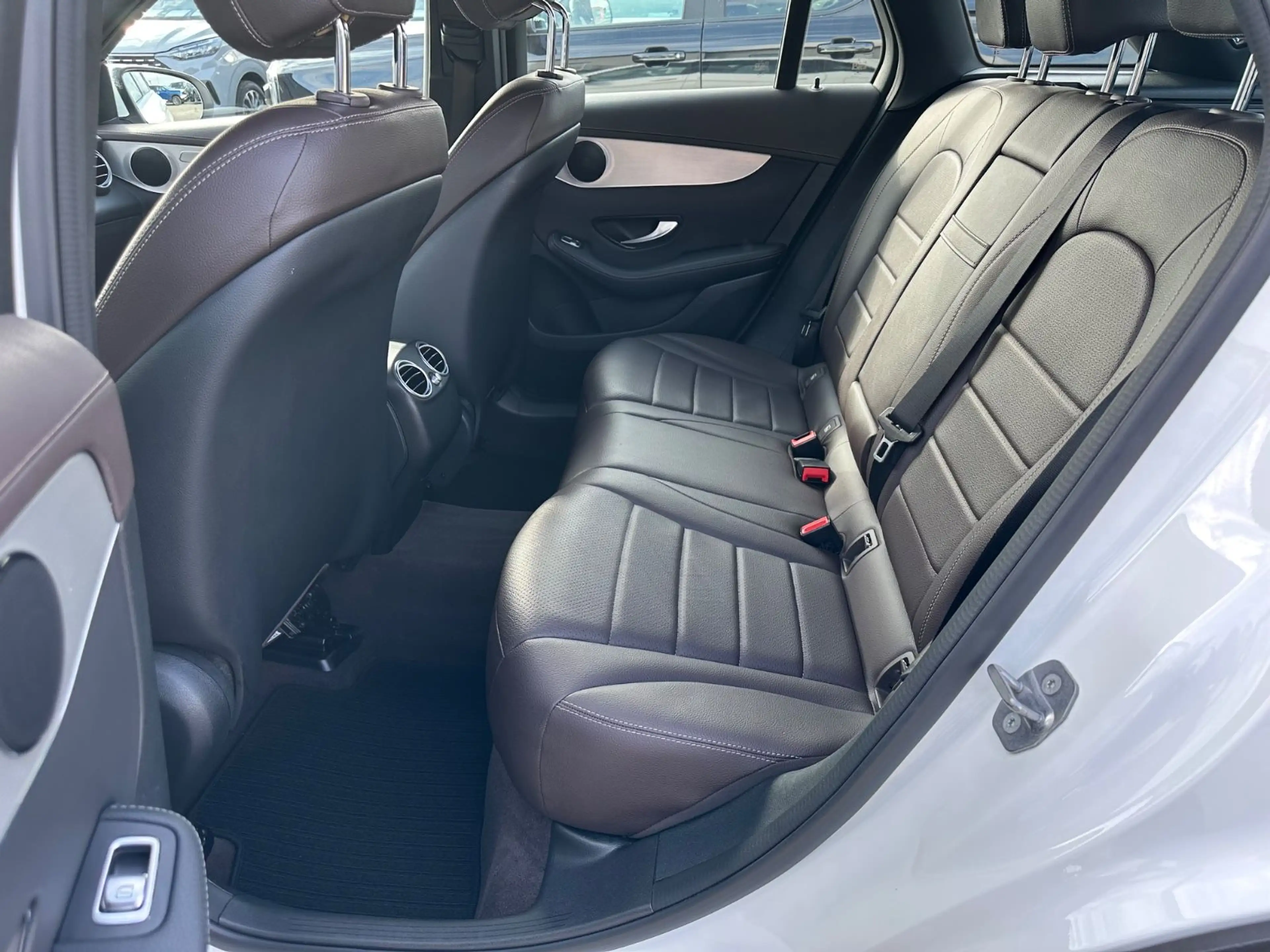 Mercedes-Benz GLC 350 d 4Matic *360°, AHK, LED, Leder* — photo 11