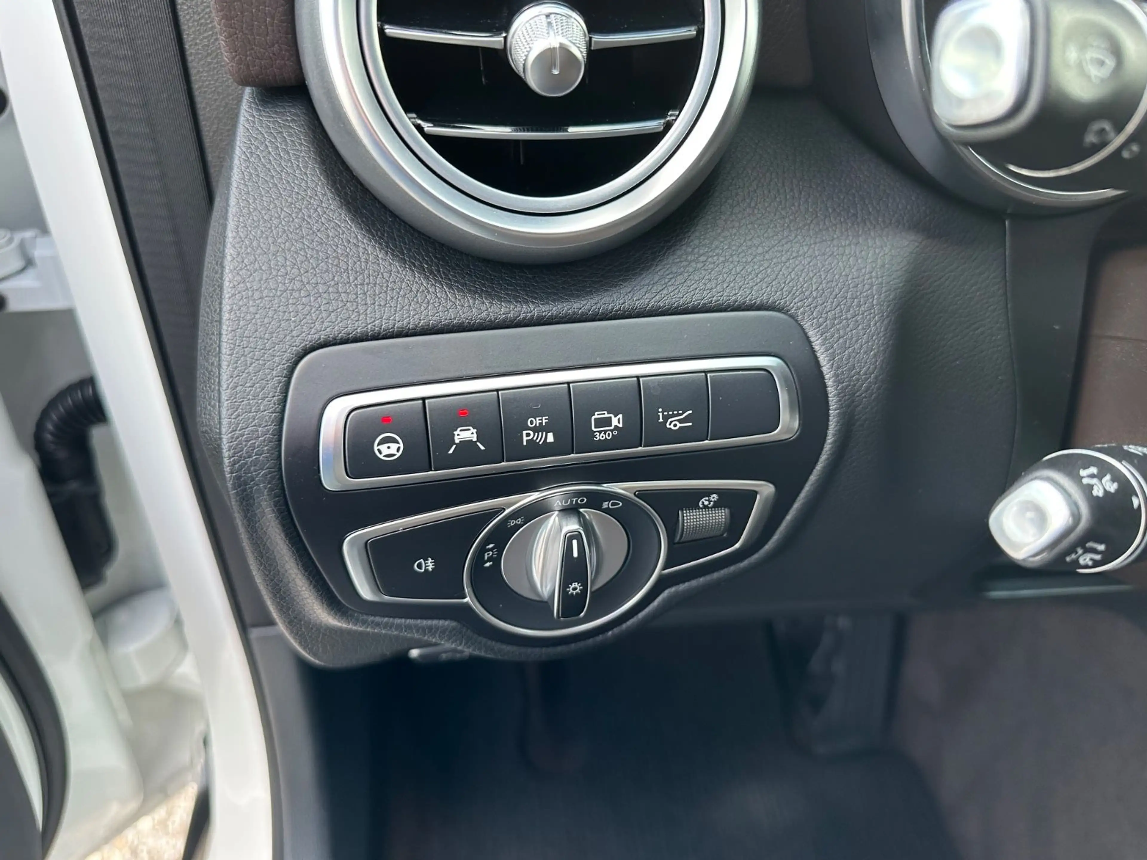 Mercedes-Benz GLC 350 d 4Matic *360°, AHK, LED, Leder* — photo 14