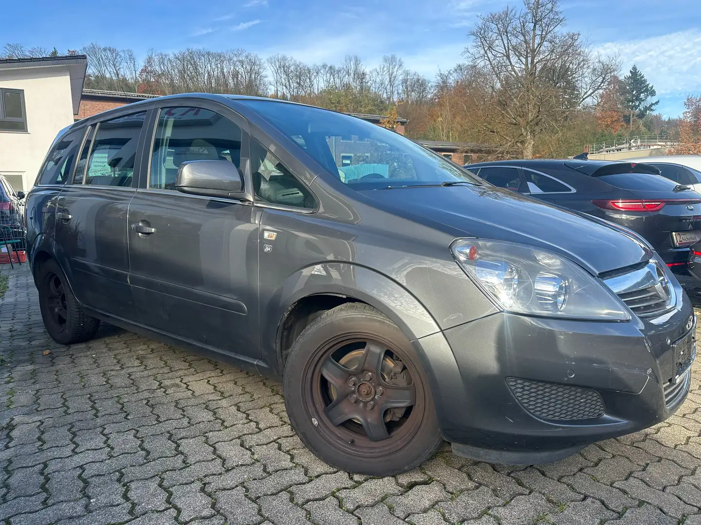 Opel Zafira 1.8 EDITION 7-SITZER+KLIMATR.+AHK+SHZ+EURO 5 Grau - 2
