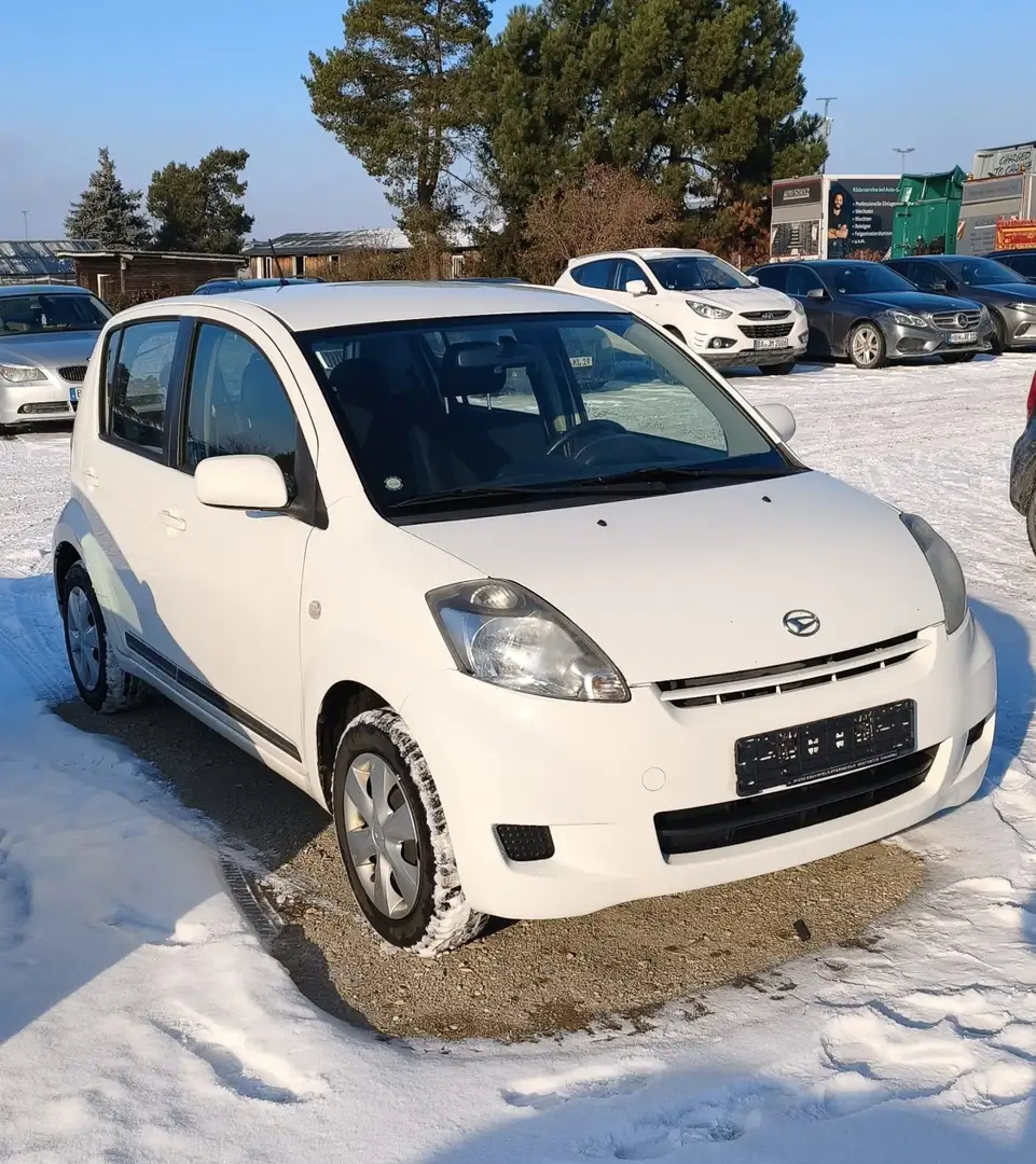 Daihatsu Sirion 1.0 - 2