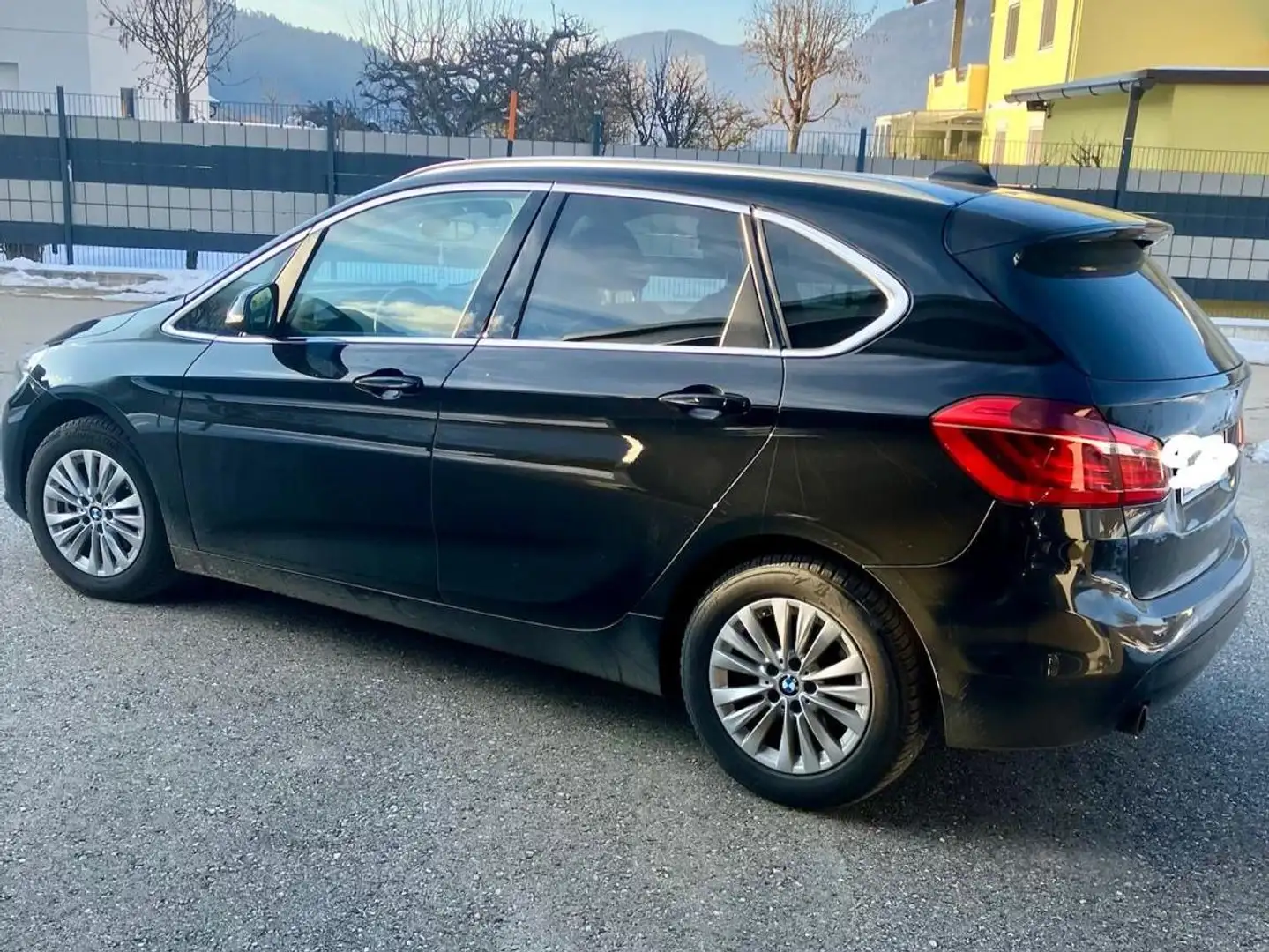 BMW 216 216d Active Tourer Schwarz - 1