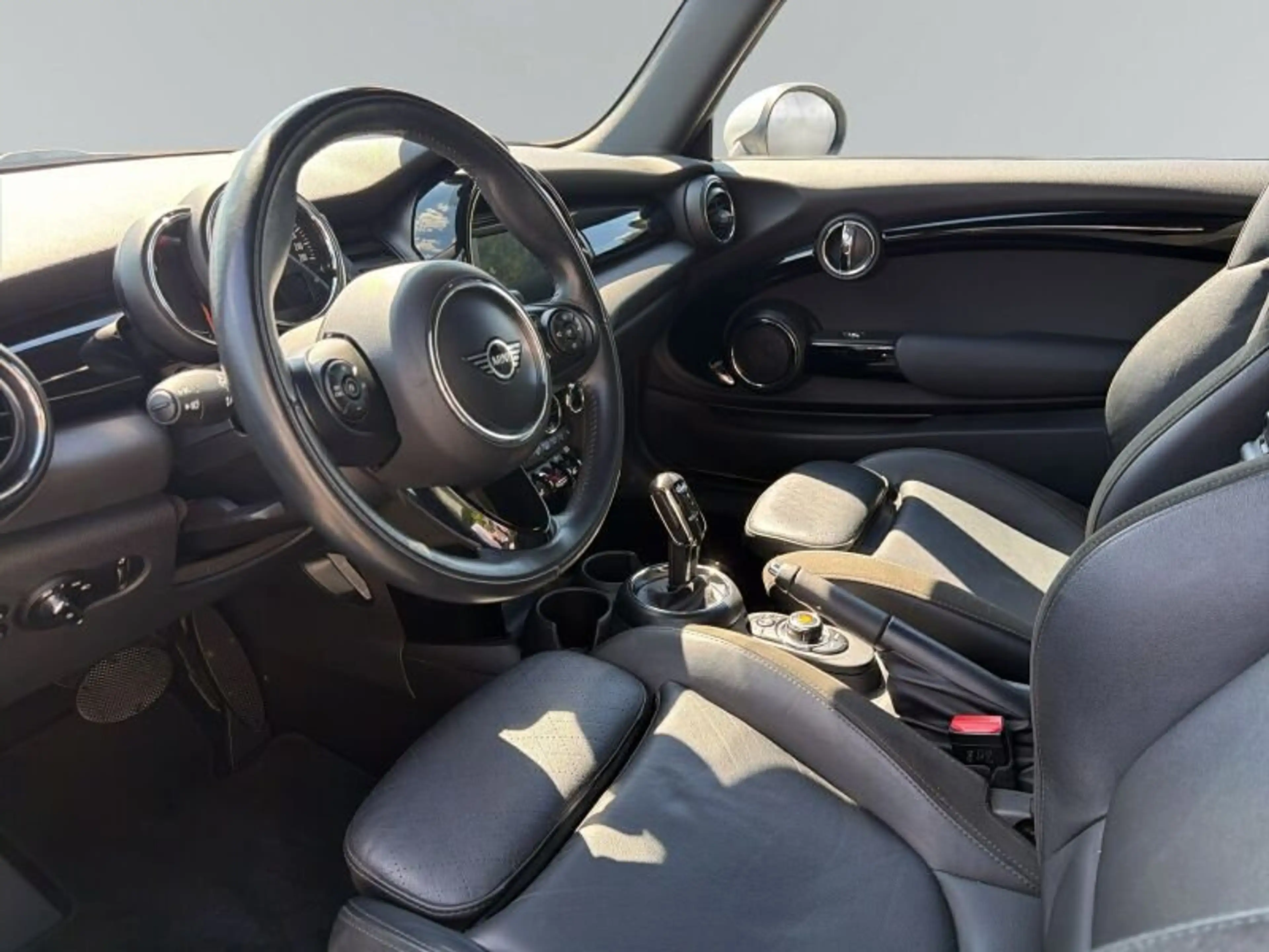 MINI Cooper Cabrio *LEDER.SPORTSITZE.NAVI.PDC* — photo 12