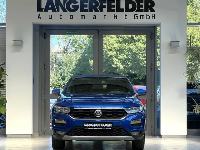 Volkswagen T-Roc view 11