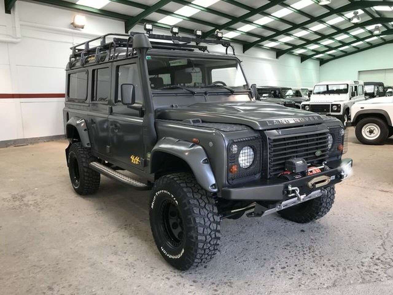 Land Rover Defender 110 SW E - foto 1