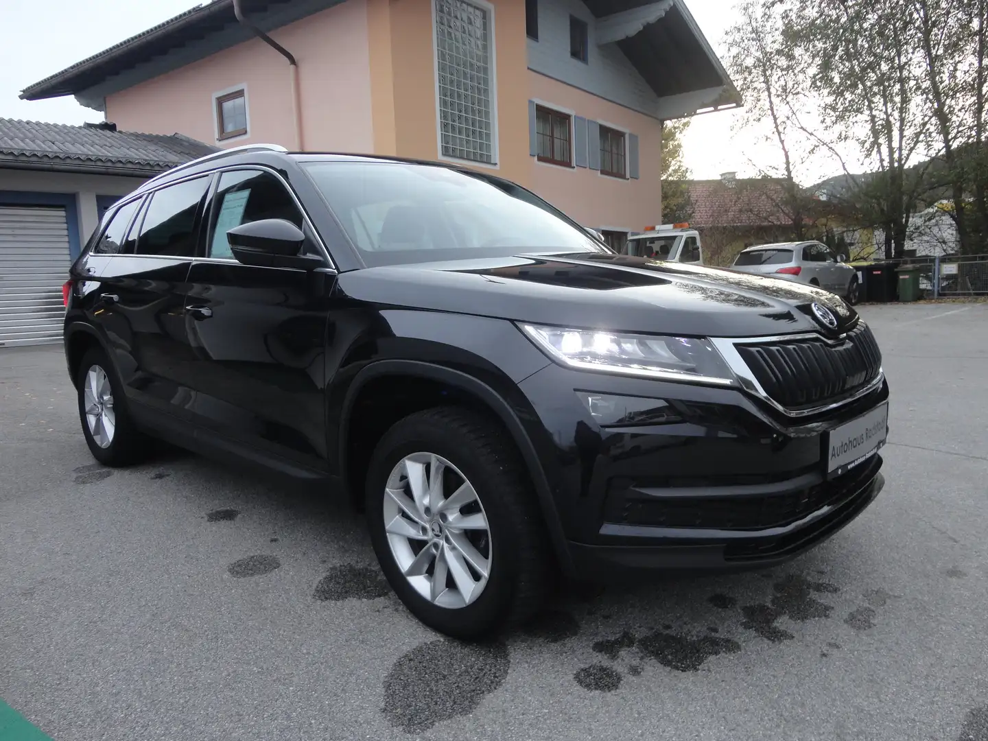 Skoda Kodiaq 2,0 TDI SCR 4x4 Style DSG Schwarz - 2