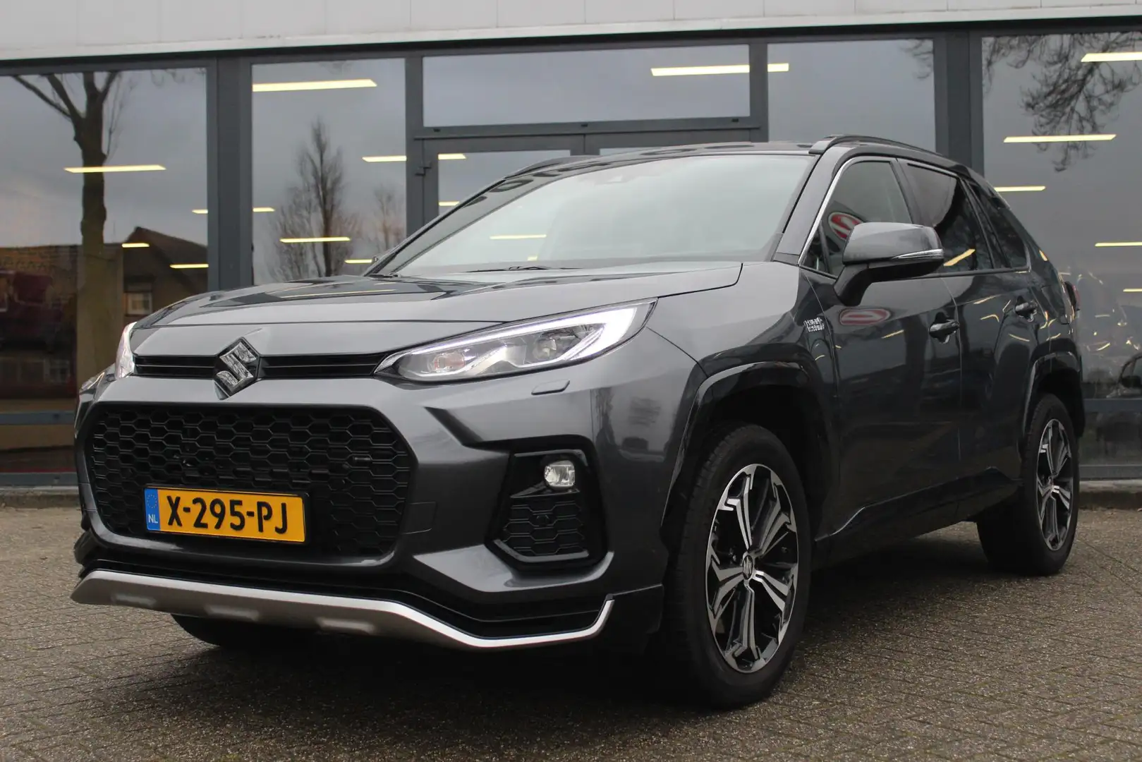 Suzuki Across 2.5 Plug-in Hybrid Style Grijs - 2
