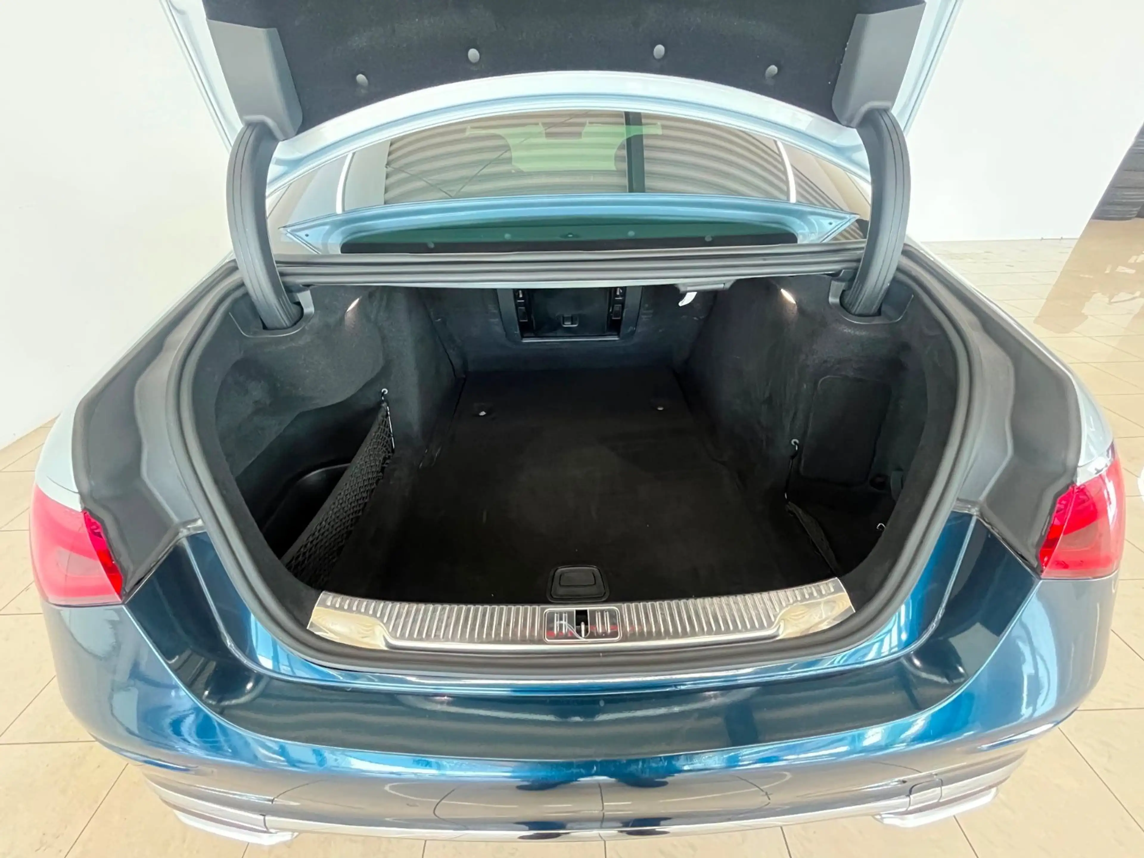 Mercedes-Benz S 400 d Limousine 4Matic L Maybach ChaufeurPaket — photo 11