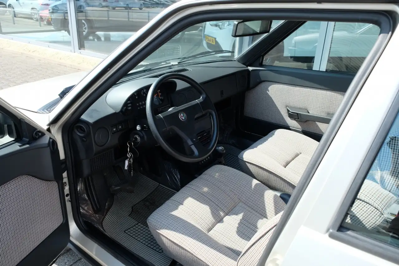 Alfa Romeo 33 ALFA 33 1.5 TI Airco Nieuwstaat, foto 10