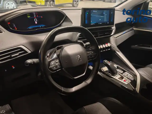 Peugeot 3008 view 6