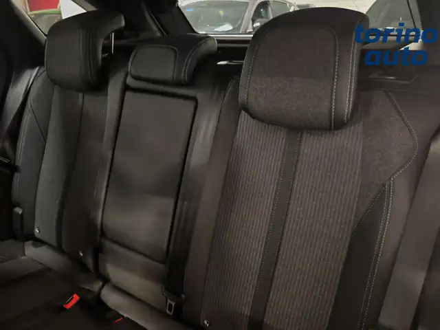 Peugeot 3008 view 8