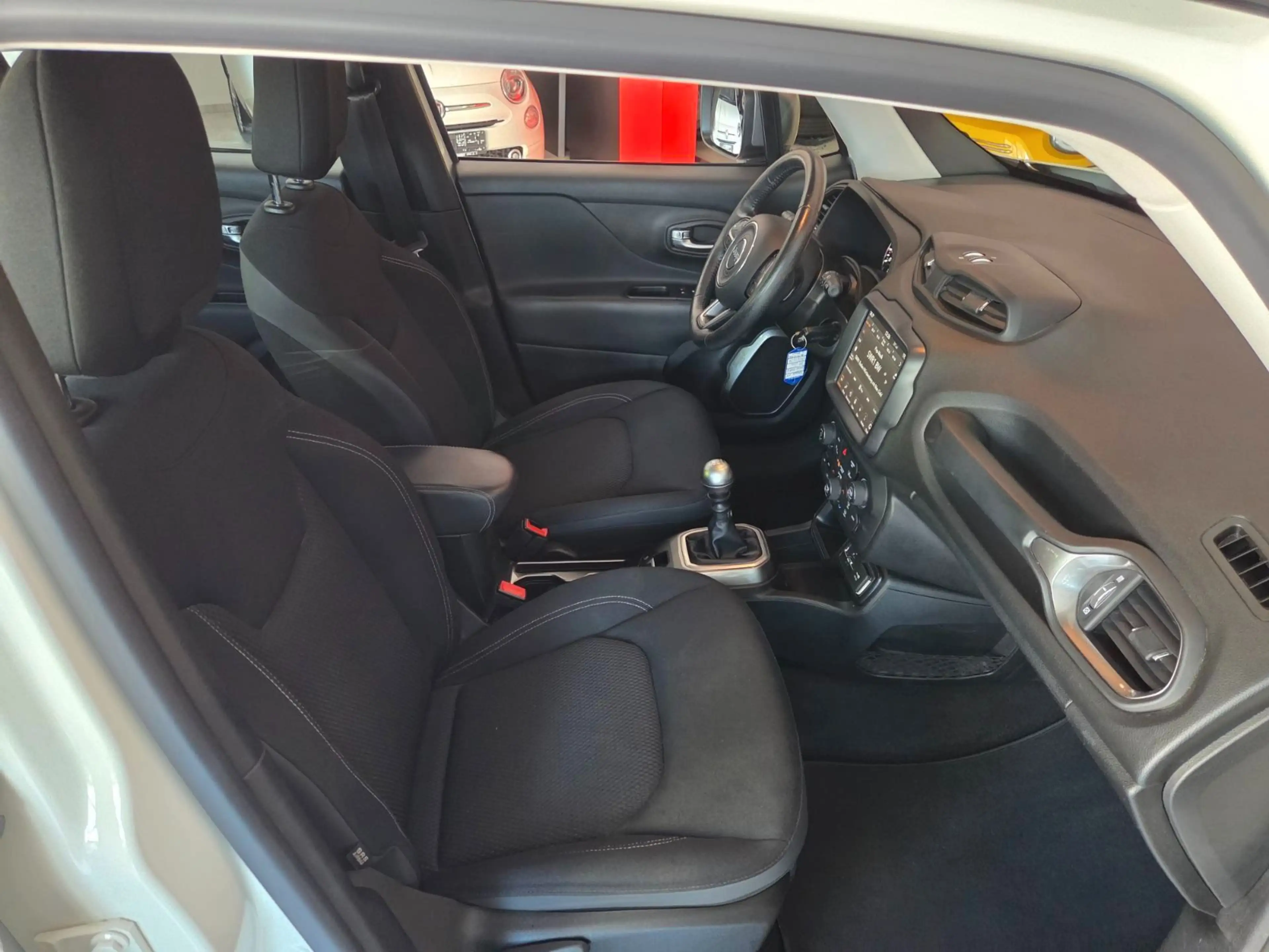Jeep Renegade Limited 1.0 T-GDI (120PS) 6MT — photo 12