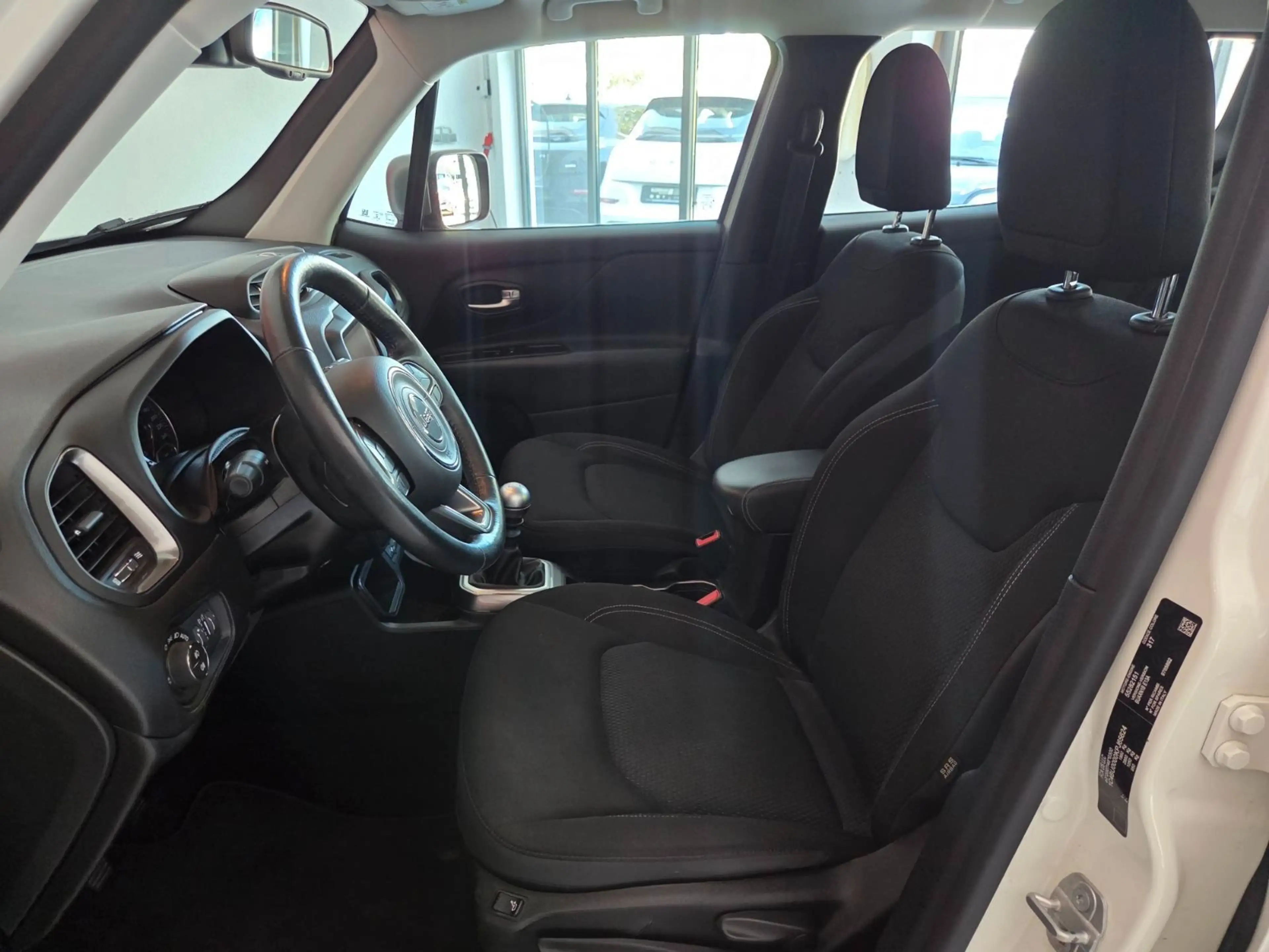 Jeep Renegade Limited 1.0 T-GDI (120PS) 6MT — photo 11
