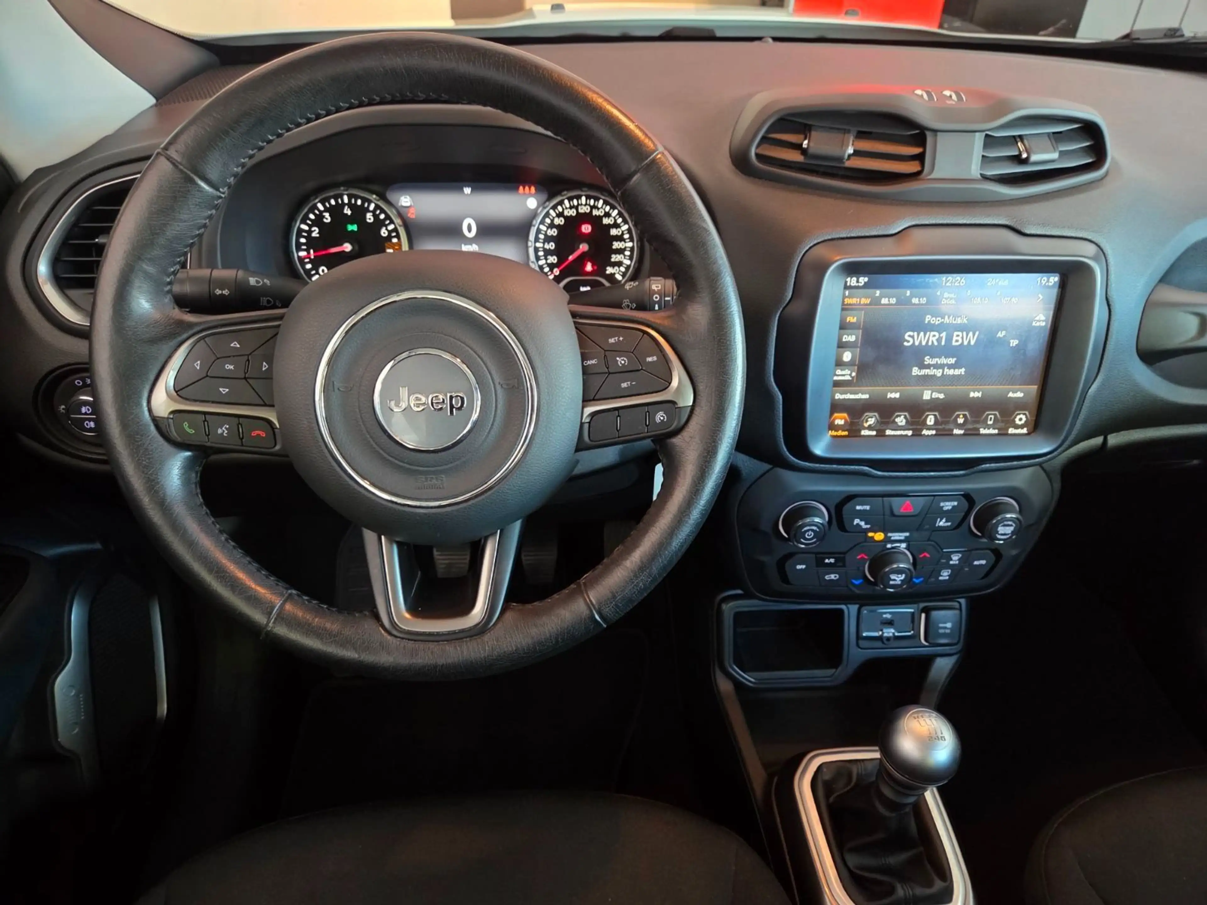 Jeep Renegade Limited 1.0 T-GDI (120PS) 6MT — photo 9