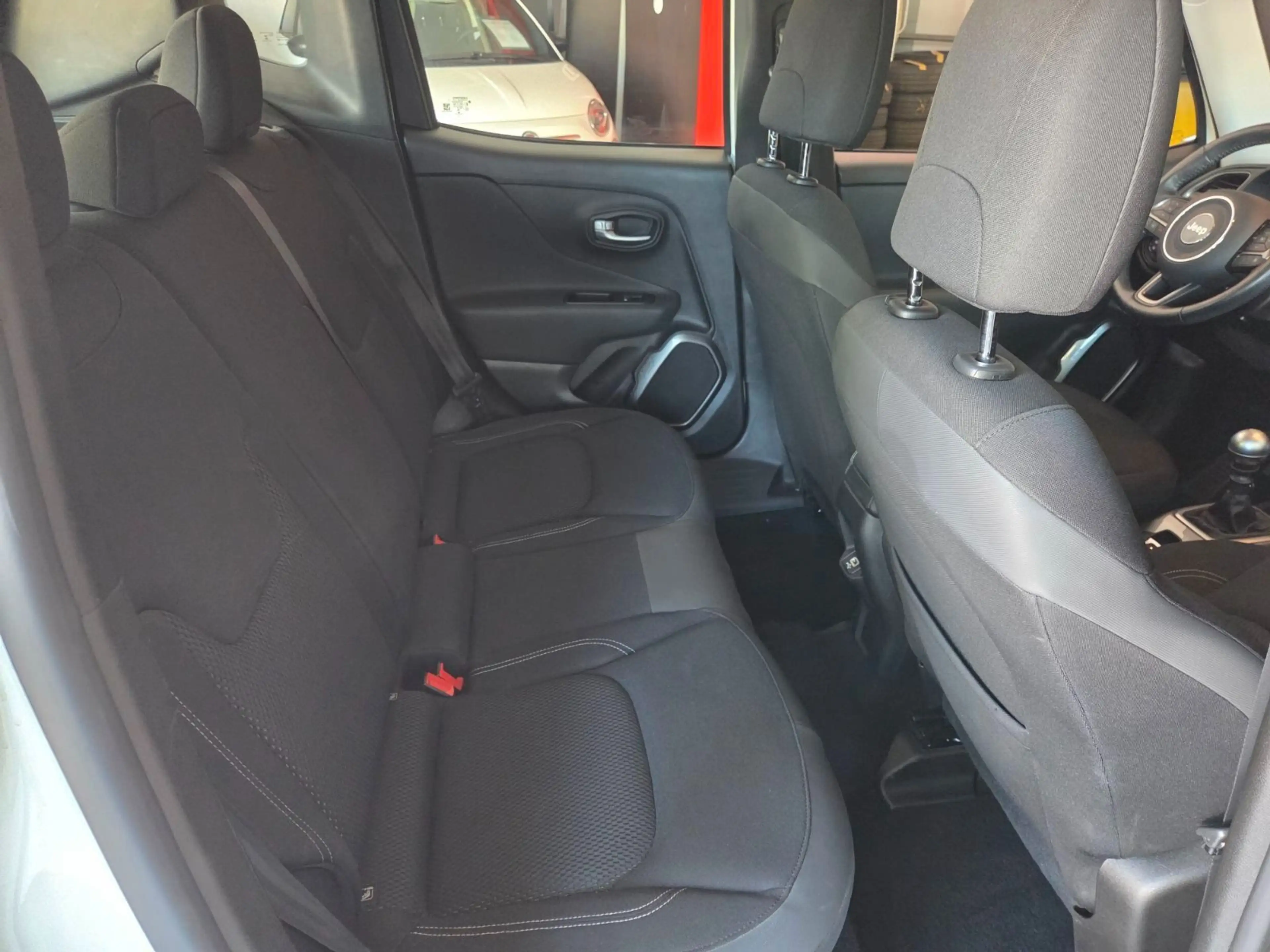 Jeep Renegade Limited 1.0 T-GDI (120PS) 6MT — photo 13