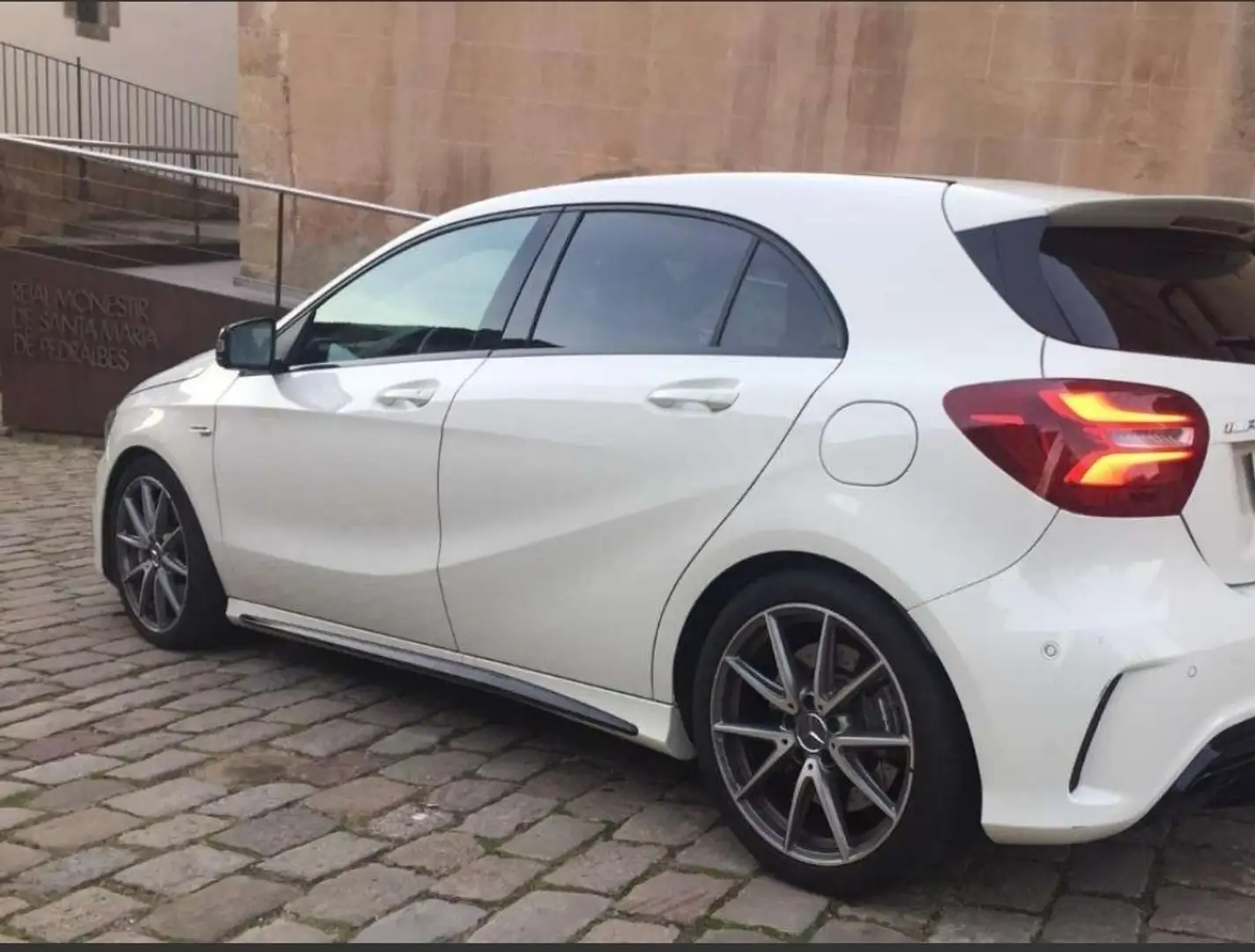 Mercedes-Benz A 45 AMG 4Matic 7G-DCT - 2