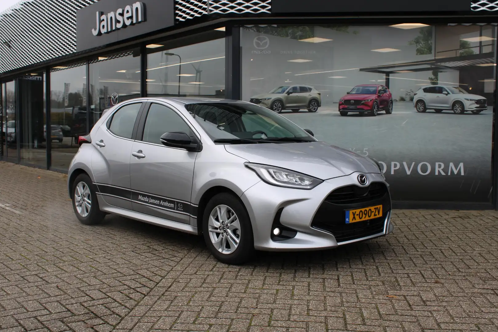 Mazda 2 Hybrid 1.5 Agile + Comfort Pakket, Demovoordeel € Grijs - 2
