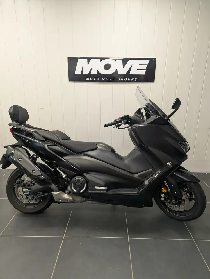 Yamaha Tmax 560