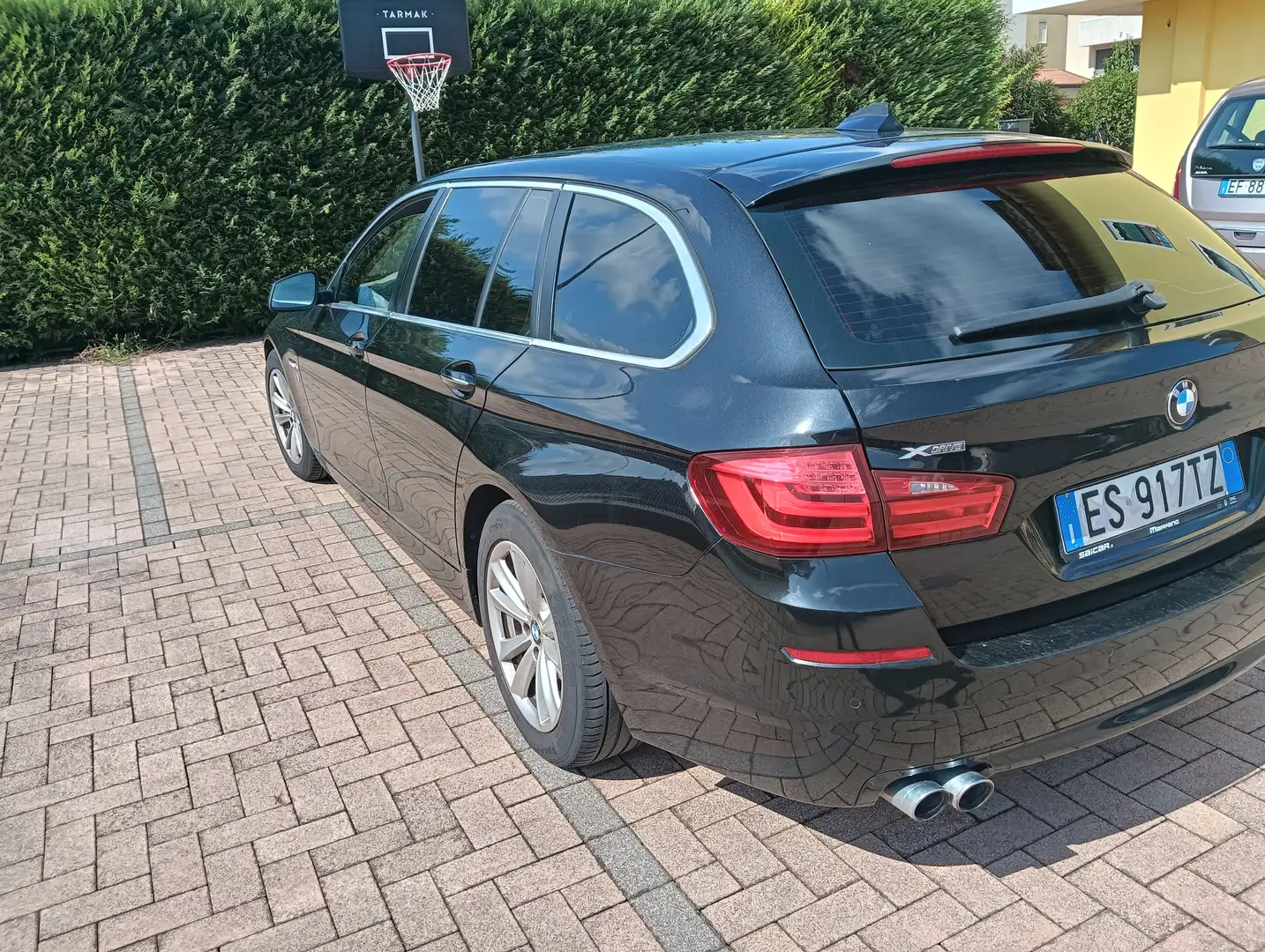 BMW 530 Serie 5 F11 Touring530d xdrive Business auto Nero - 2