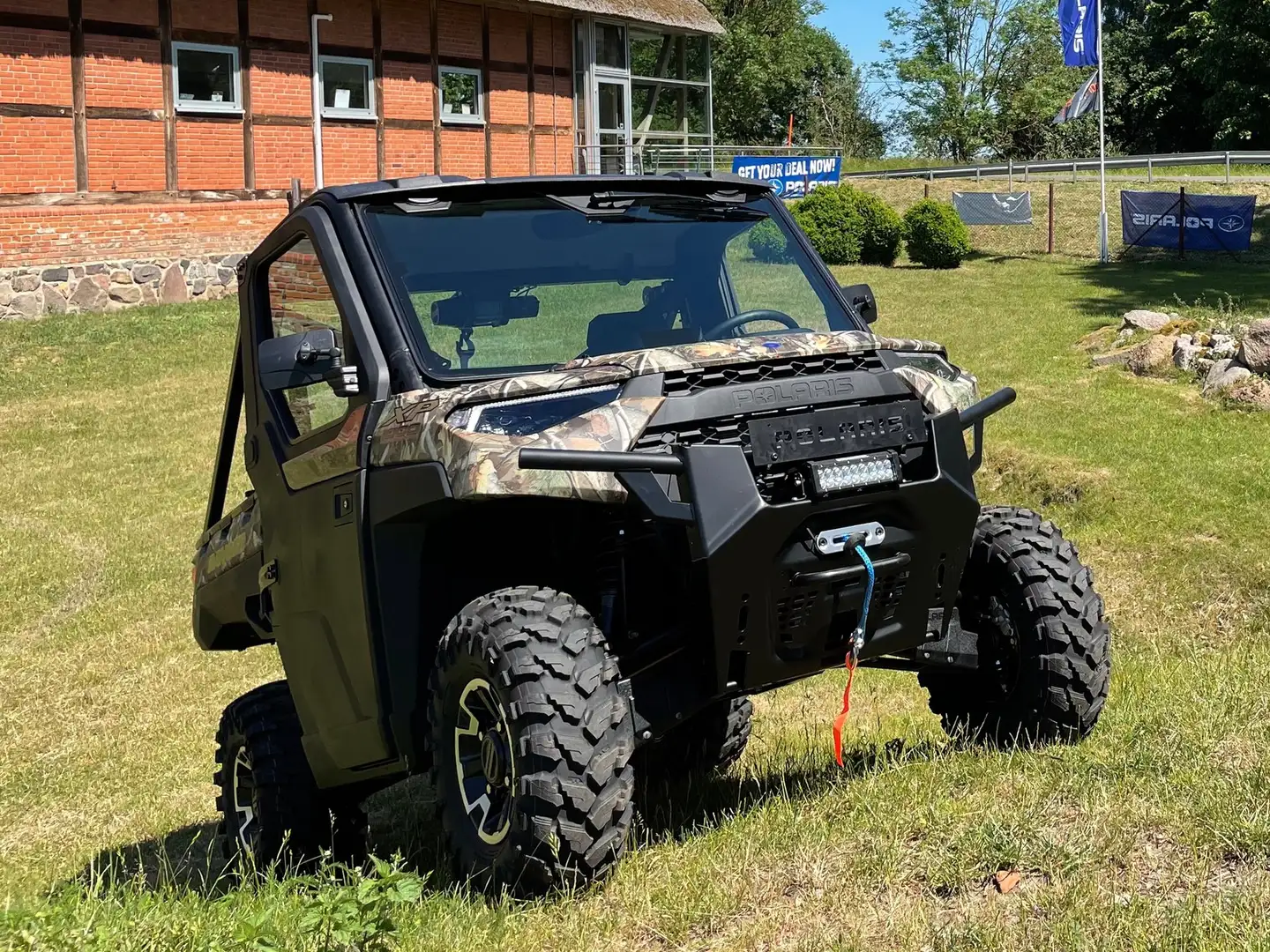 Polaris Ranger XP1000 Hunter 4x4 ZUG Wildbergeeinrichtung - 1