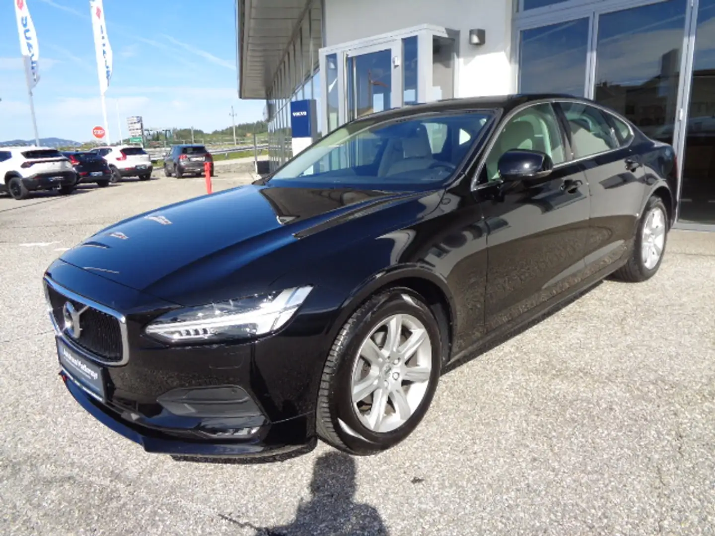 Volvo S90 Momentum *ERSTBESITZ* *VERKAUFT* Schwarz - 2