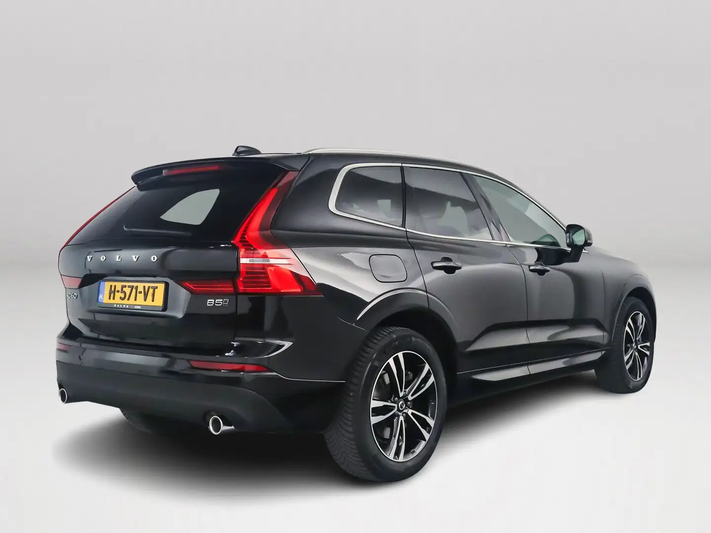 Volvo XC60 B5 AWD Business Pro | Parkeercamera | Stoel- en St Zwart - 2