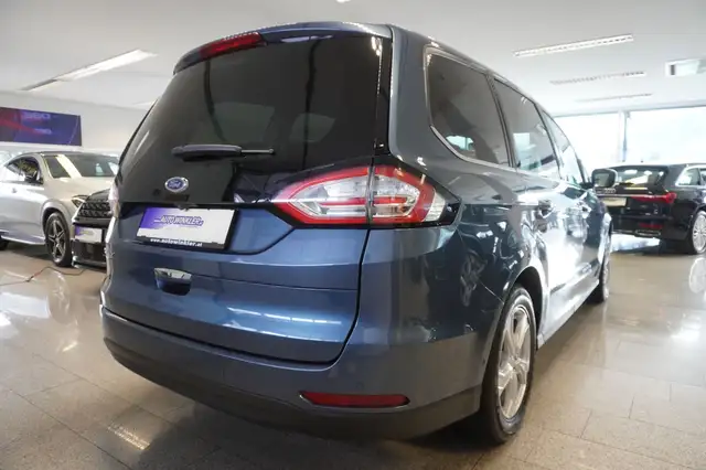 Ford Galaxy view 5