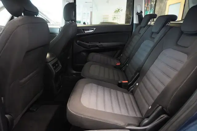 Ford Galaxy view 9