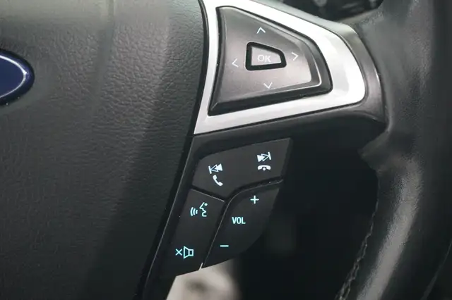 Ford Galaxy view 13