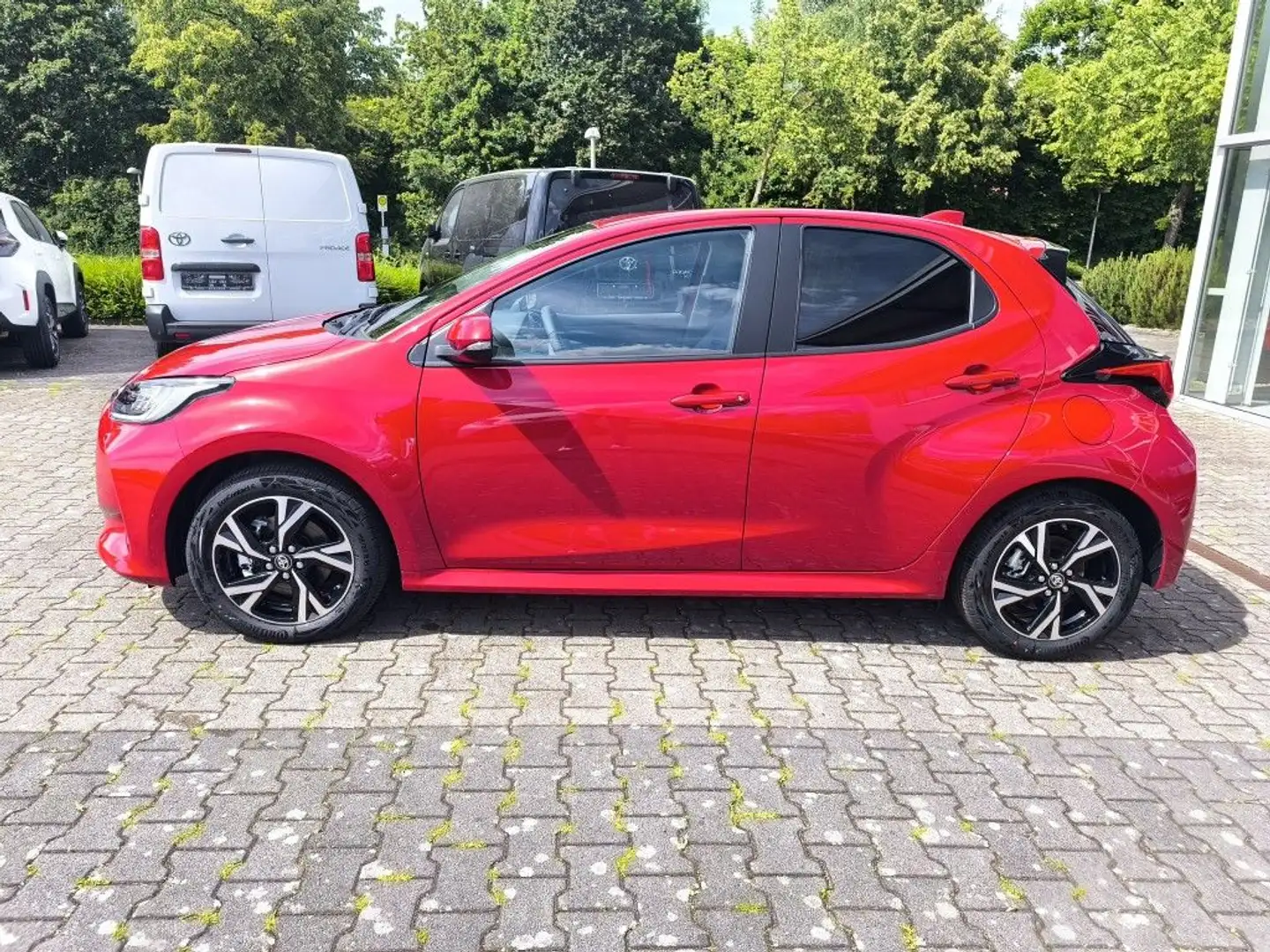 Toyota Yaris Hybrid 116 1.5 VVT-i Teamplayer Rot - 2
