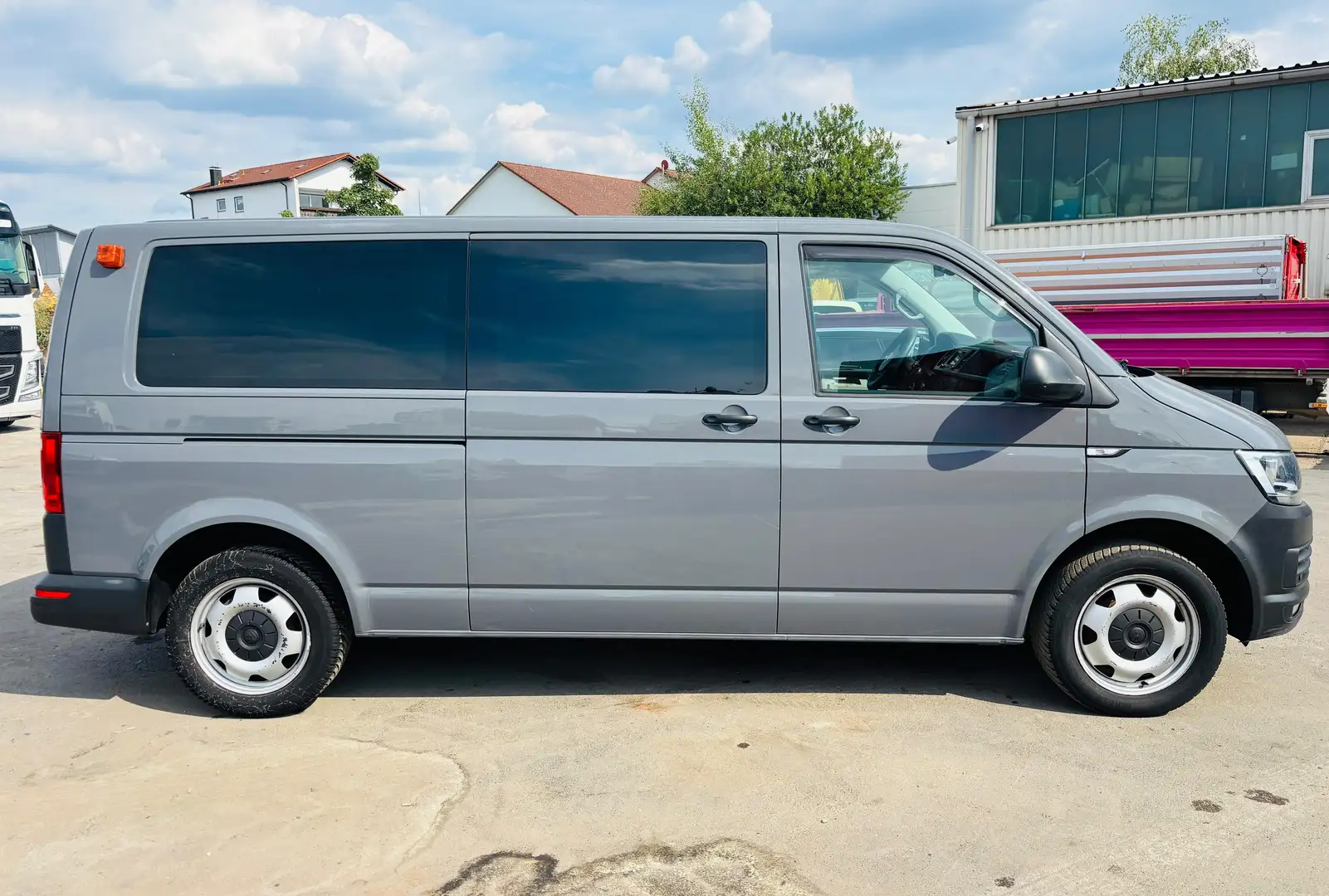 Volkswagen T6 Transporter T6 2.0 TDI Lang *Tempomat/8+1/AHK Grau - 2