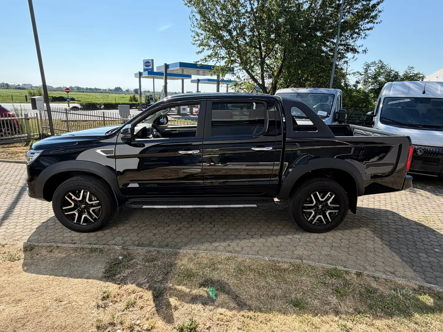 DR Automobiles PK8 PK8 2.0 turbo diesel 4x4 136cv N1 AUTOCARRO Schwarz - 2