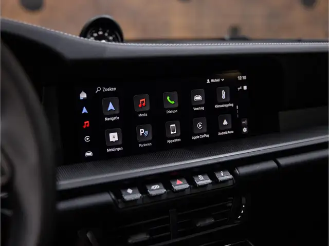 Porsche 911 view 26