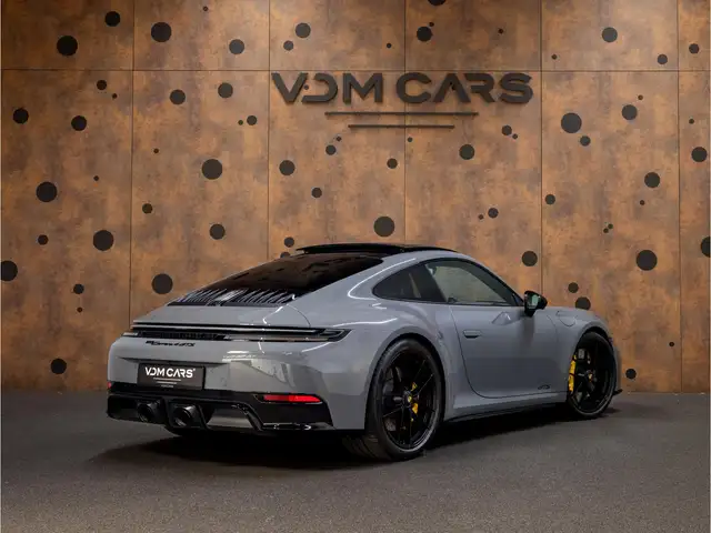 Porsche 992 view 5