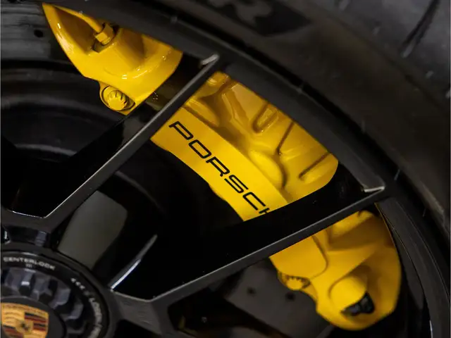 Porsche 992 view 11