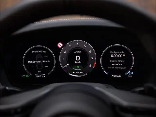 Porsche 911 view 20