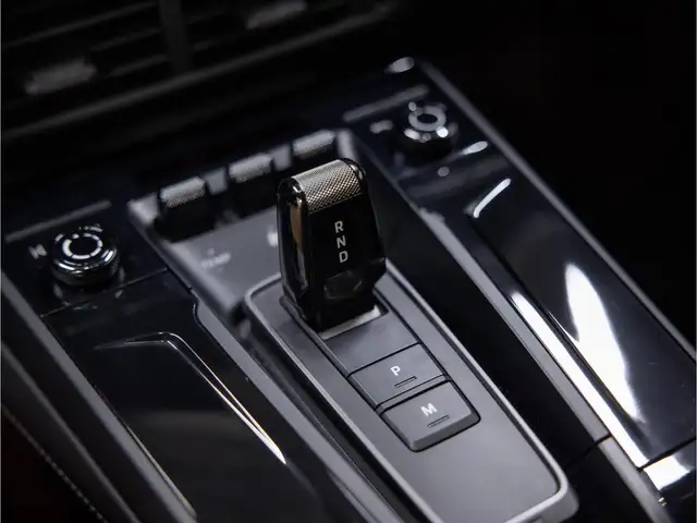 Porsche 911 view 22