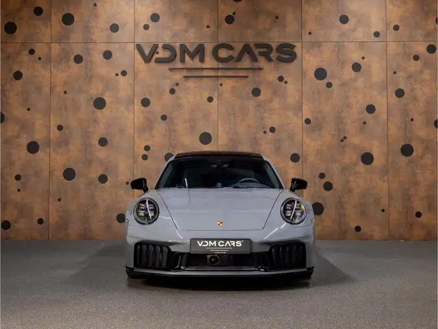 Porsche 992 view 8